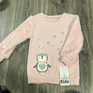 NWT toddler girl fleece pullover.